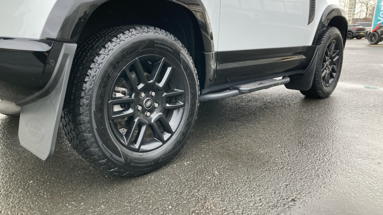 Land Rover Defender 90 Diesel 3.0 D250 Hard Top S Auto